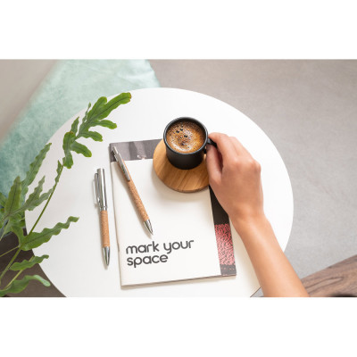 NATURA. Esferográfica em cortiça e alumínio reciclado (100 rAL) com clipe